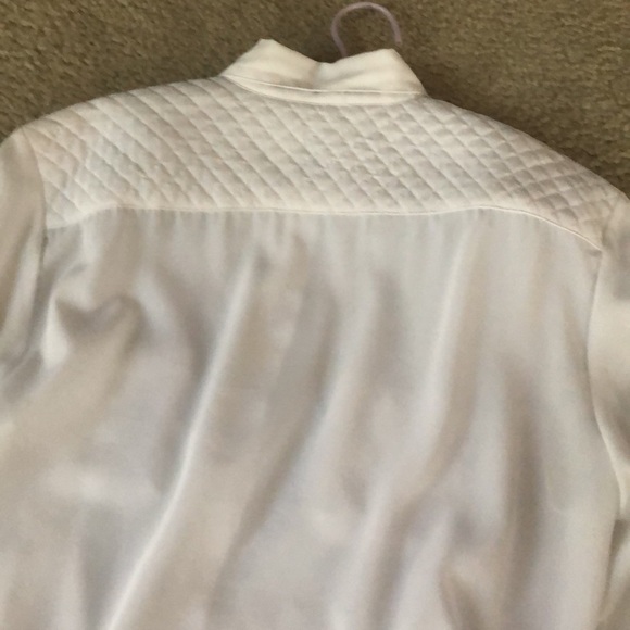 White Blouse with quilted shoulders, collar and cuffs, size 8, by Steven Barry - Picture 3 of 4